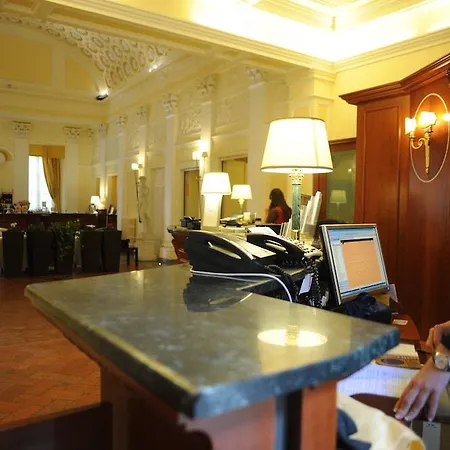 Hotel California 4*