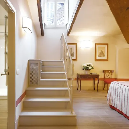 Palazzo Niccolini Al Duomo Residenza D'epoca Hotel 3*