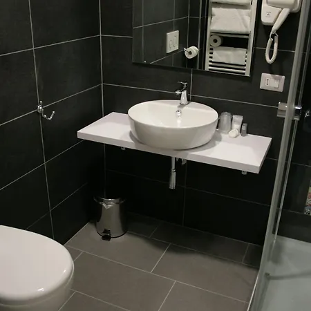 Hotel Magenta 3*