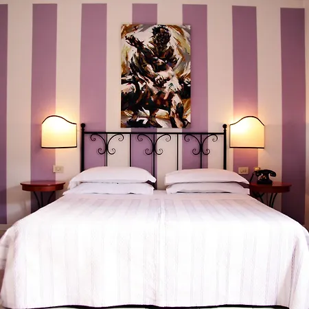 Hotel Alex 3*