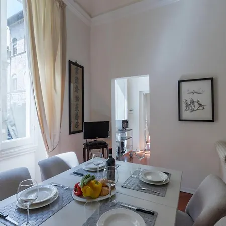 Big A Stone's Throw From The Duomo Appartement *