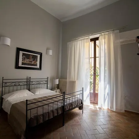 Torre Guelfa Palazzo Acciaiuoli 4*