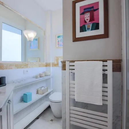 - Magic House Apartment *