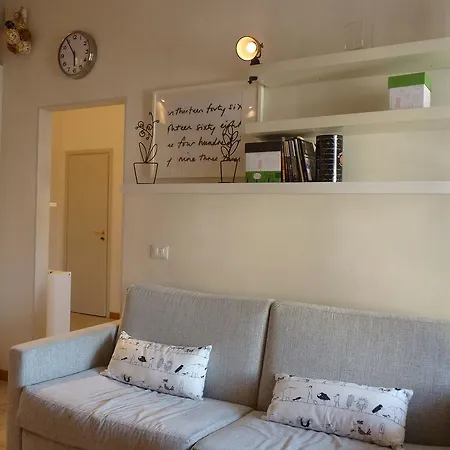 Apartment Black&white *