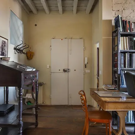 La Maison At The Old Bridge Apartment