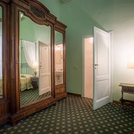 Hotel Torre Guelfa Palazzo Acciaiuoli 4*