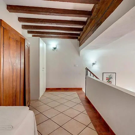 Apartman Ricasoli 17 G *