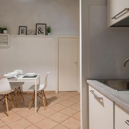 2 Next To A Market And Piazza Santa Croce - Homeunity Apartment Florenz