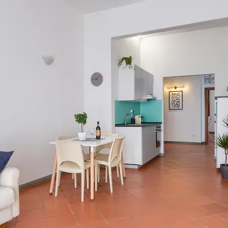 Le Cure Large Apt, 6+1 Beds. Center 15 Min Far By Bus. Апартаменты Флоренция