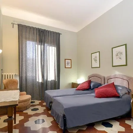 Palazzo Panzani Konukevi *
