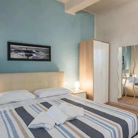 Apartment Guesthost - Porta Romana & Boboli Florence