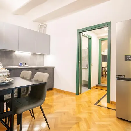 Tintori Apartment *