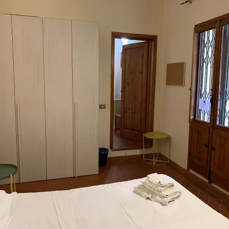 Istay - Sdrucciolo Dei Pitti - Four * Florenz