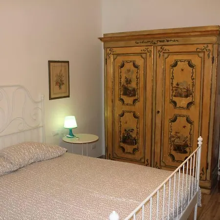 Aurora Apartment Florence