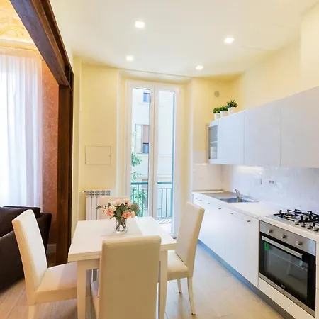 Flat Volturno- Florentine Neighbourhood