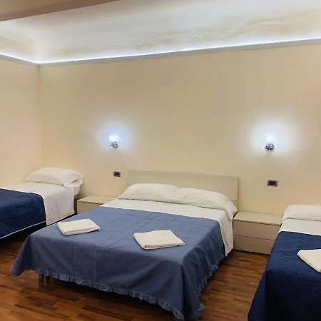 Piccolo Con Access Ztl !!! Nel Centro Storico Di !!! Hotel