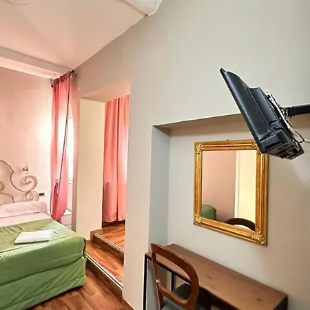 Piccolo Con Access Ztl !!! Nel Centro Storico Di !!! 2*
