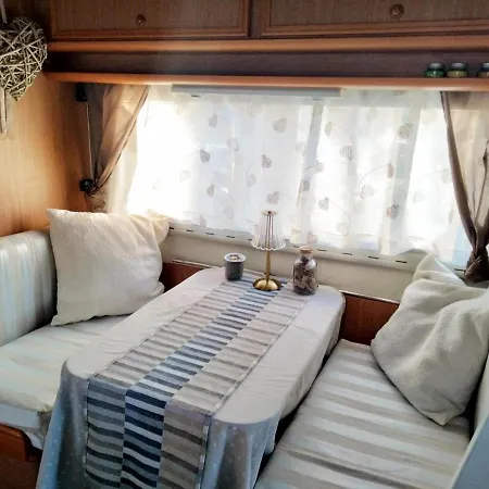 Campingplatz In The Camper *
