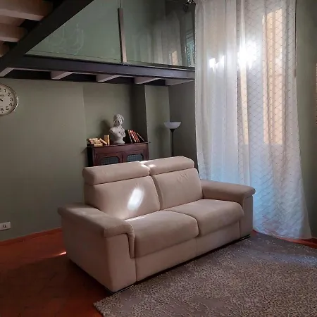 Pepper In Apartment Florenz