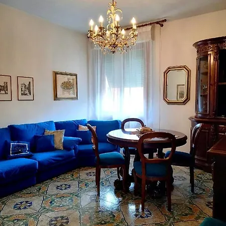 Bebe Apartment, Apartment *