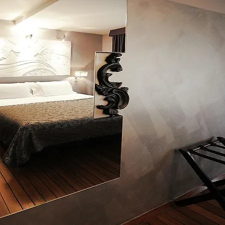 Borghese Palace Art Hotel