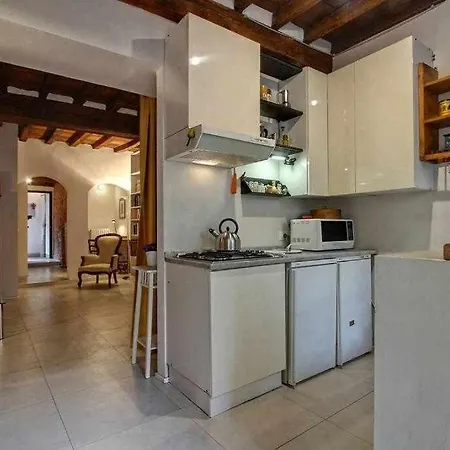 Apartment Il Tulipano With Patio