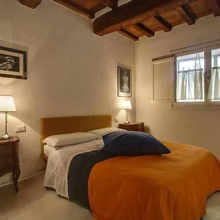 Il Tulipano With Patio Apartment