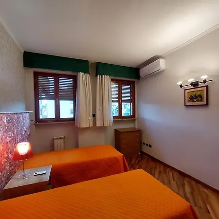 Lungarno 32 With Private Parking Florence