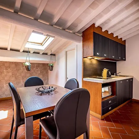 Martelli 6 & Bed and breakfast 3*