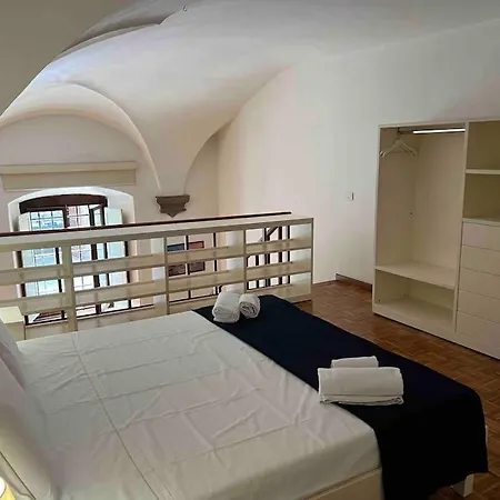 Ponte Vecchio Cozy Oltrarno Apartment *