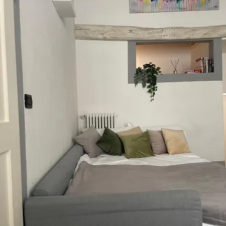 Apartment Unique And Antique *
