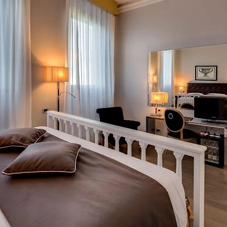 Hotel Roma Florence