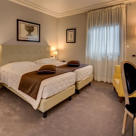 Roma 4* Florence