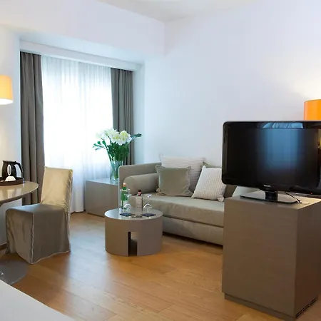 Starhotels Michelangelo מלון 4*