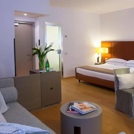 מלון Starhotels Michelangelo 4*