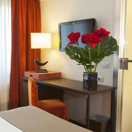 Starhotels Michelangelo מלון 4*