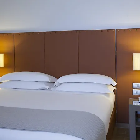 Starhotels Michelangelo מלון 4*