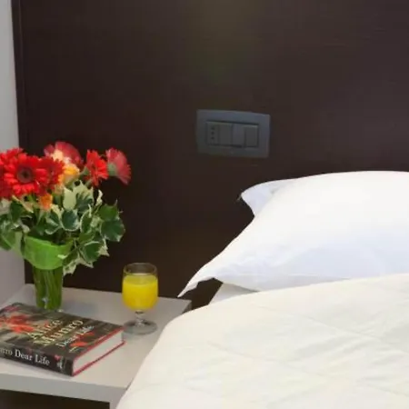 Auto Park Con Ristorante Interno E Grande Parcheggio Gratuito Hotel 3*