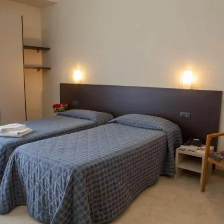 Hotel Auto Park Con Ristorante Interno E Grande Parcheggio Gratuito Firenze