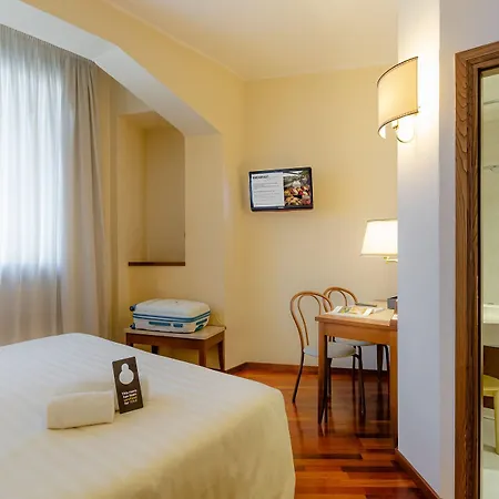מלון Pitti Palace Al Ponte Vecchio 4*
