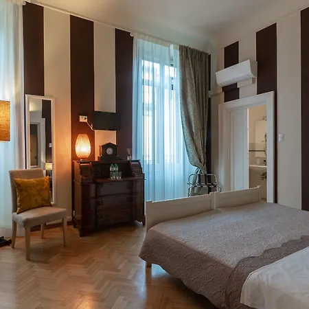 Opera Boutique Bed & Breakfast