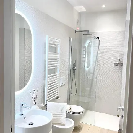 Casa Cavour White Apartment