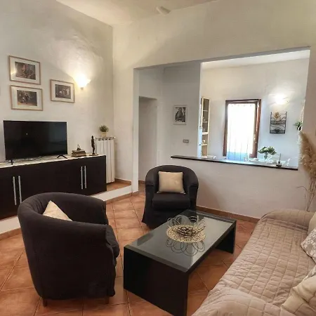 Il Giglio Bianco Apartment *