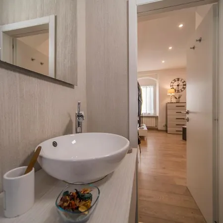 Door22 - In S. Lorenzo Apartment Florence