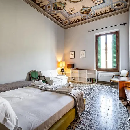 Roommo D'azeglio פירנצה