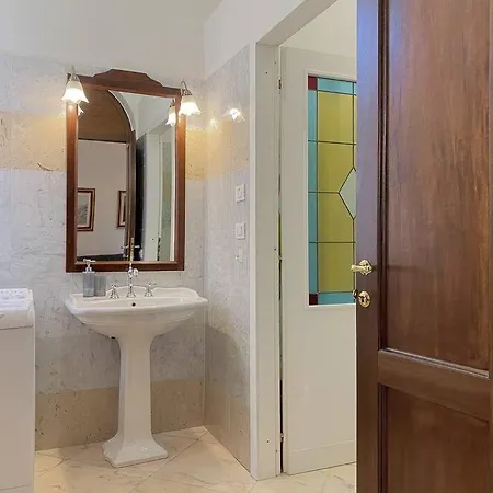 Zara Apartment Florence
