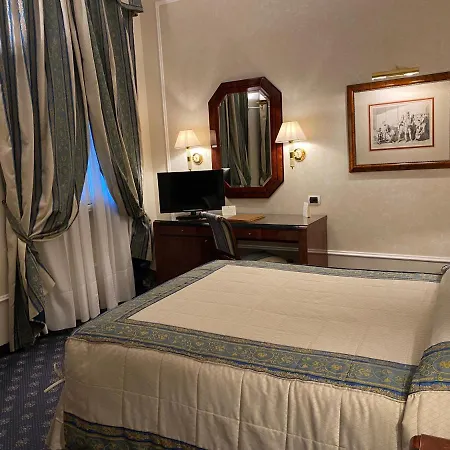 De La Hotel 4*