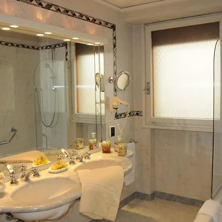 De La Hotel 4*