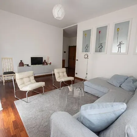 Apartment Artisti, Cozy Flat In *