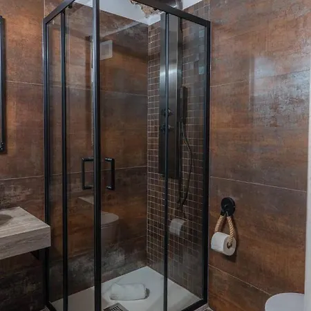 Urban Loft Apartment *